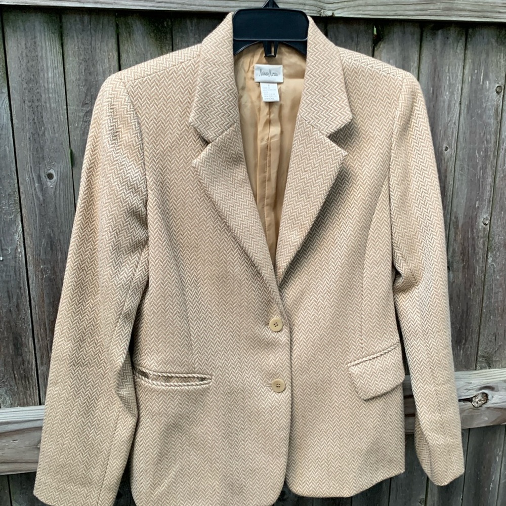 Neiman Marcus size 6 wool blazer!